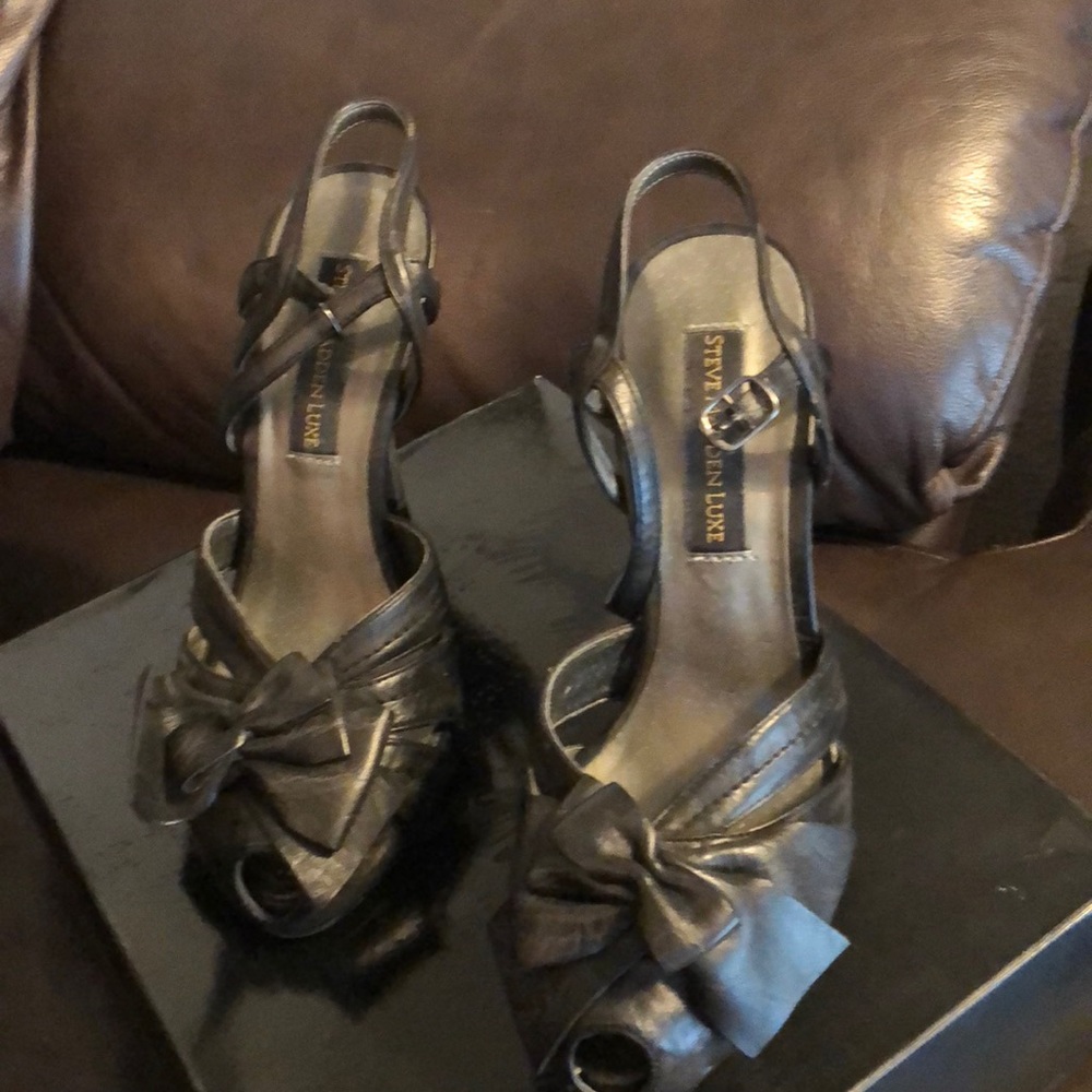 Steve Madden strapping heels